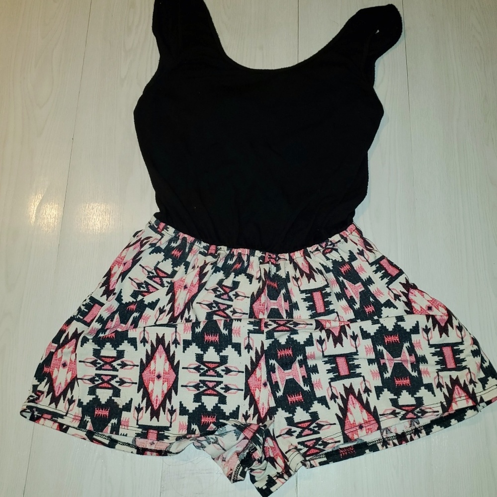 🍂PRICE DROP🍂Rue 21 open back romper